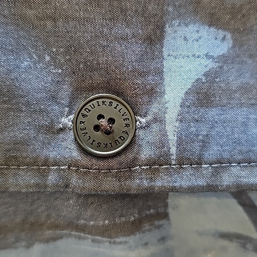 QUICKSILVER Large Blue Hawaiian Button down shirt - Picture 9 of 10
